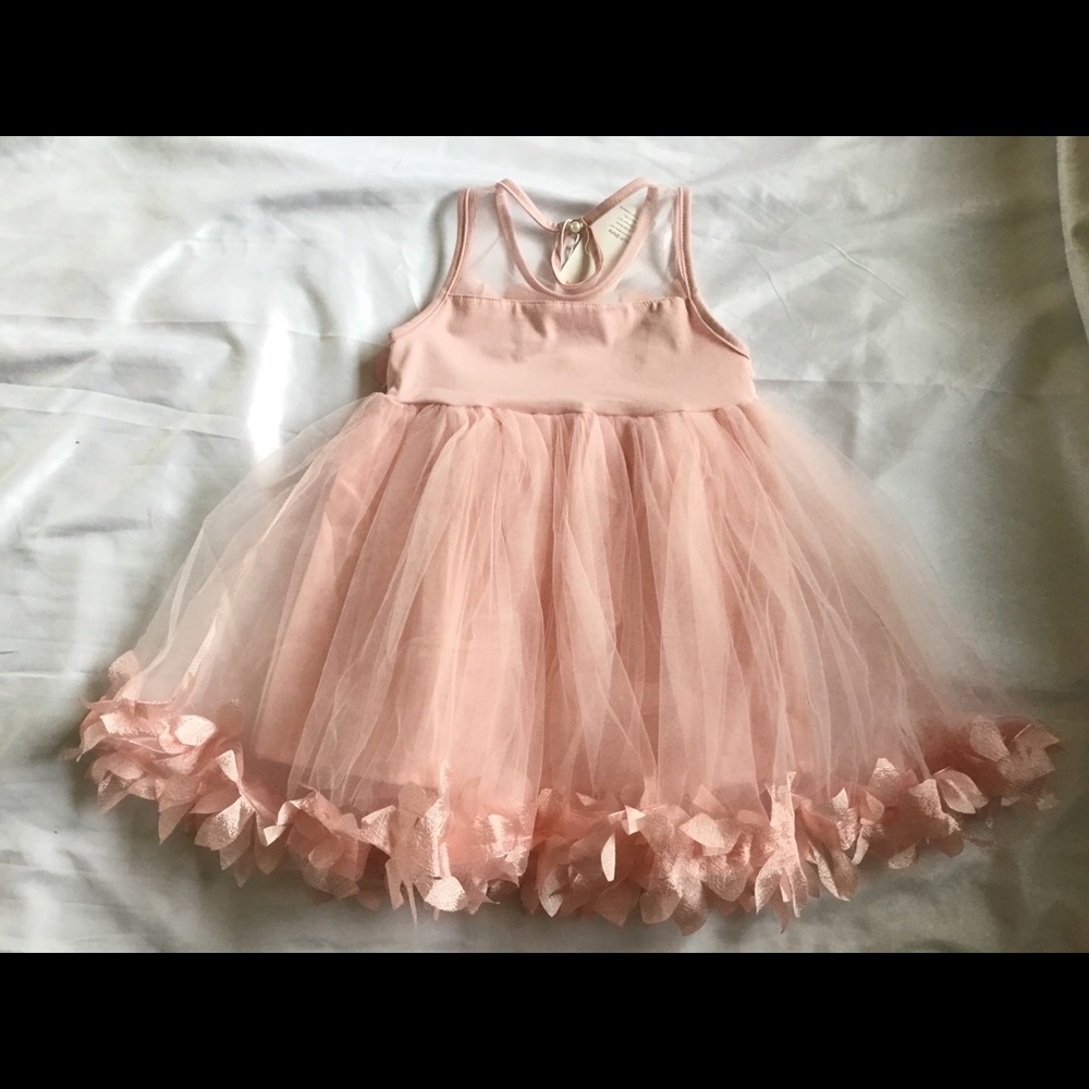 Fluttery flowered dress - Picture 2 of 3